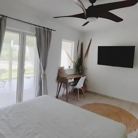 Prázdninový dům Elia Small Paradise *