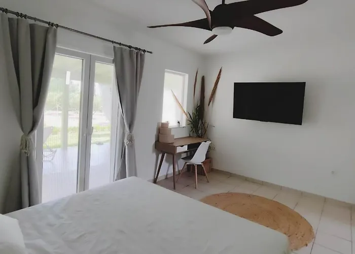 Prázdninový dům Elia Small Paradise *